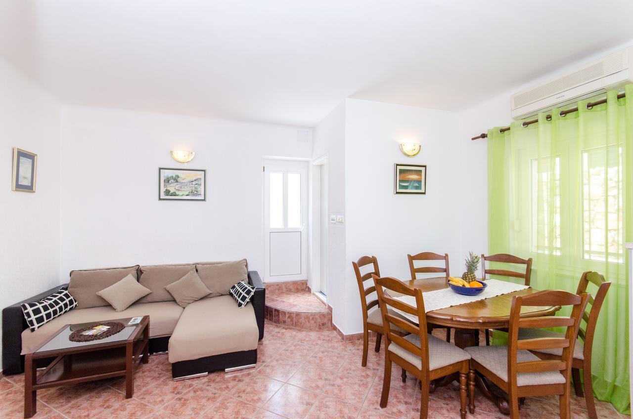 Classy Apartment Center สปลิท ภายนอก รูปภาพ